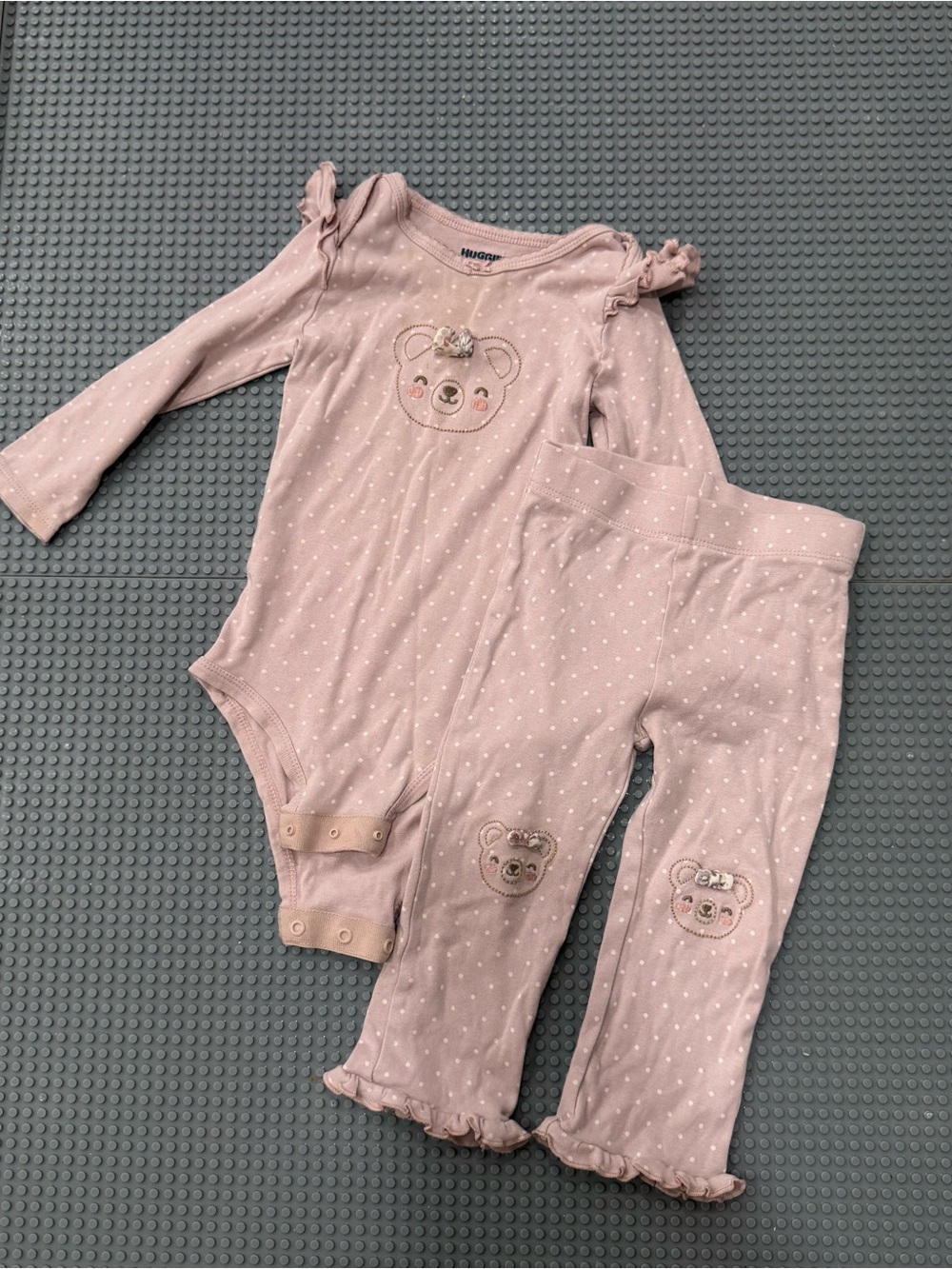 Huggies long sleeve top with pant set size 12month